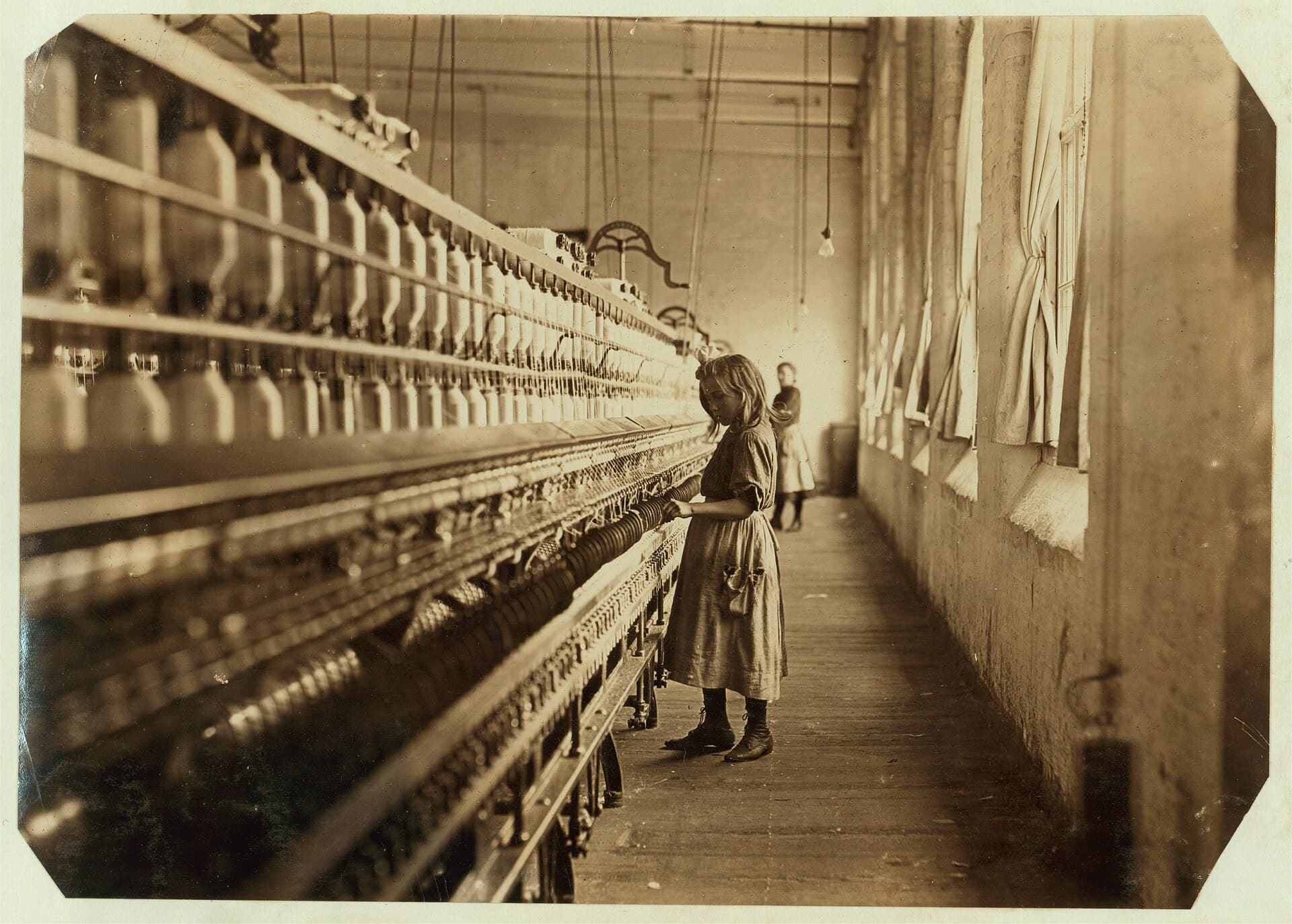Sadie Pfeifer, Cotton Mill Spinner - Lewis Hine